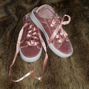 Pink shoes